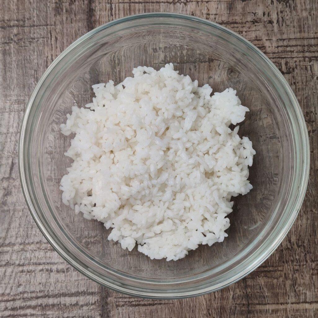 Расстегаи с сайрой и рисом на сыворотке - 4 шаг