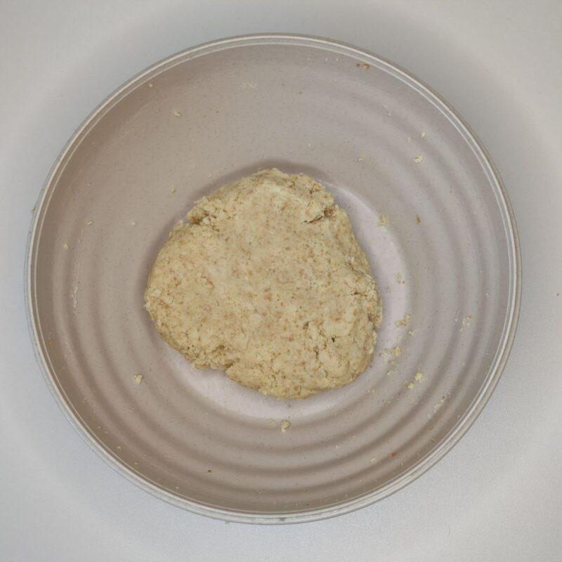 Пирожное "Картошка" из бисквита с масляным кремом - 8 шаг