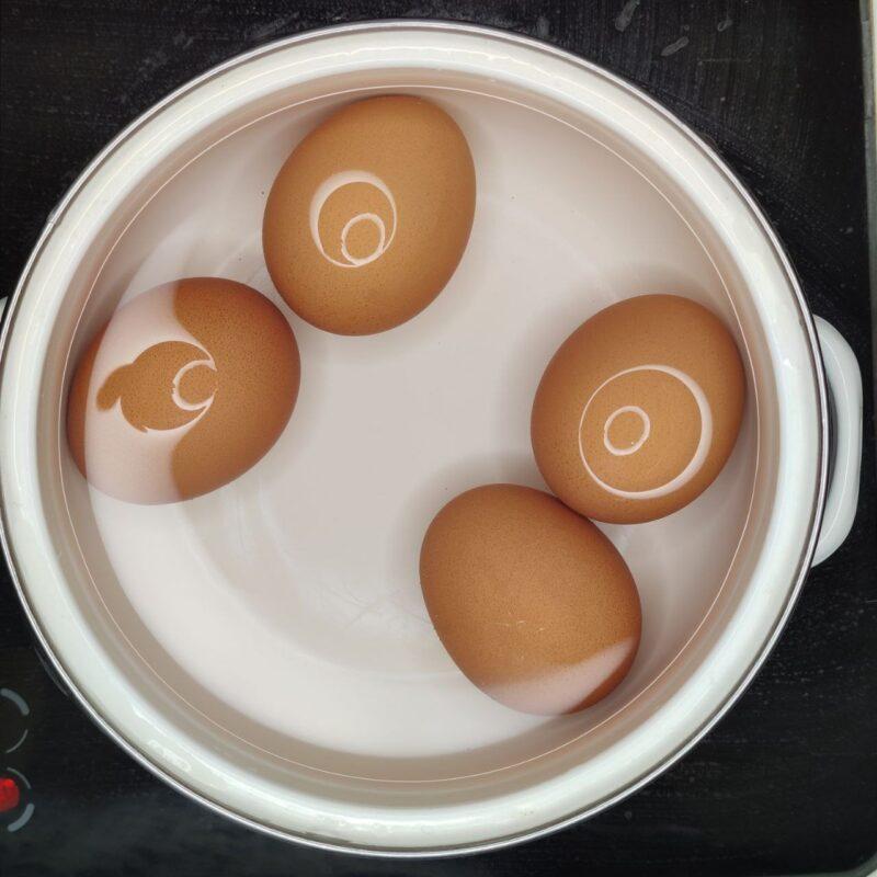 Закусочные шарики с крабовыми палочками, сыром и яйцом - 1 шаг