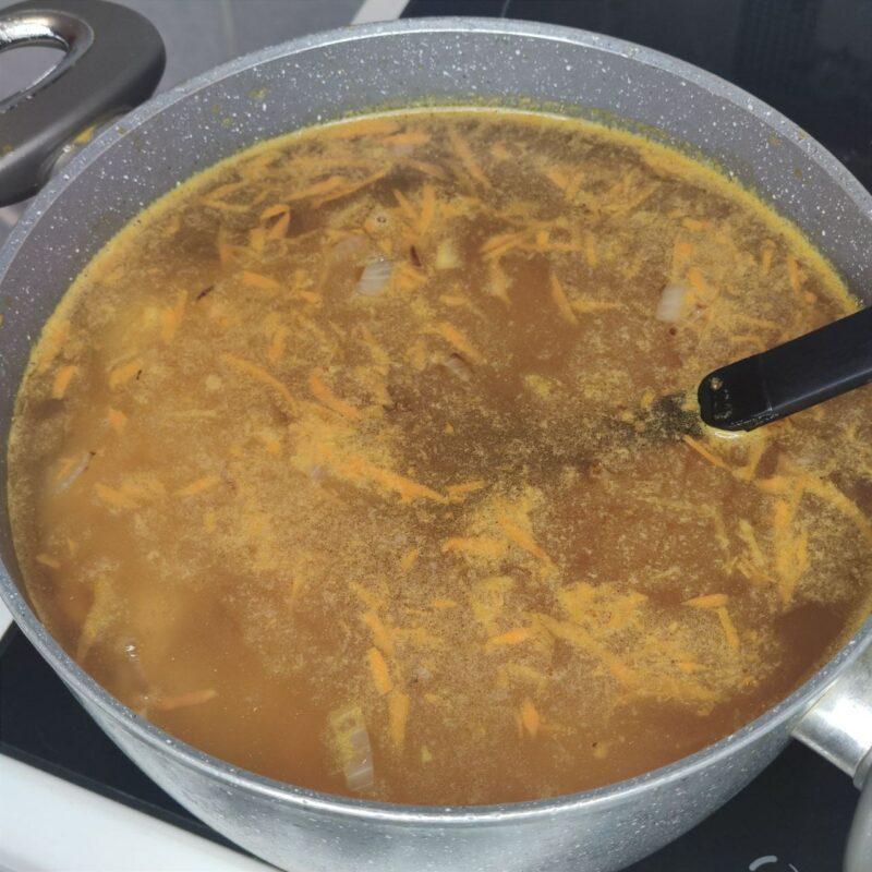 Сырный суп с фрикадельками из курицы - 3 шаг