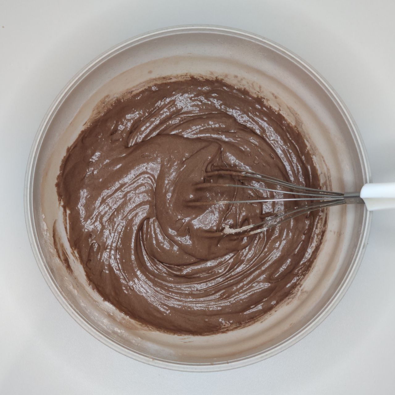 Шоколадно-ванильный торт на сгущёнке в мультиварке - 5 шаг