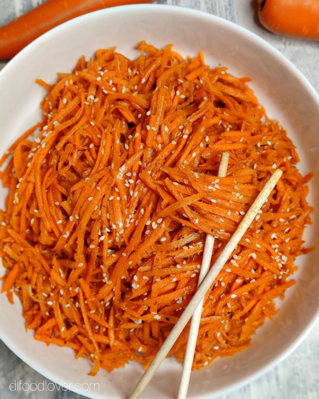 Морковь по-корейски с орехами