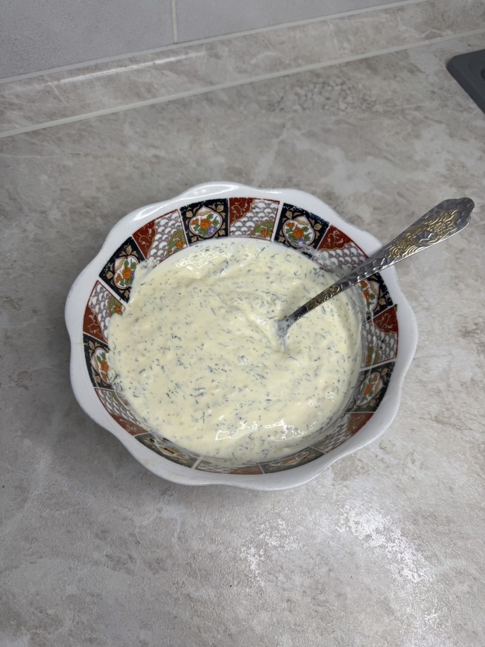 Печёночный торт с луком, морковью и чесночным соусом – 11 шаг