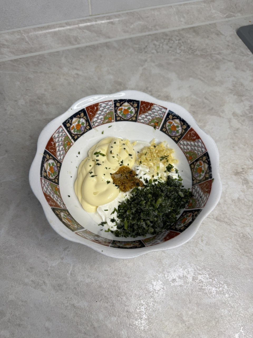 Печёночный торт с луком, морковью и чесночным соусом – 10 шаг