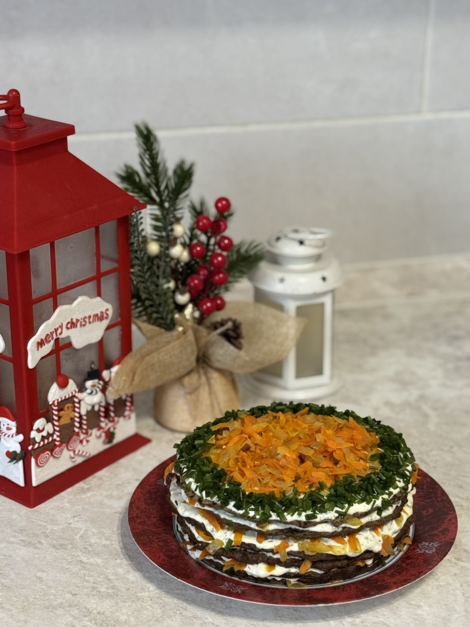 Печёночный торт с луком, морковью и чесночным соусом – 1 шаг
