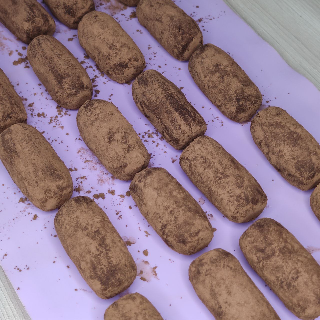 Шоколадное пирожное "Картошка" из готового бисквита - 5 шаг