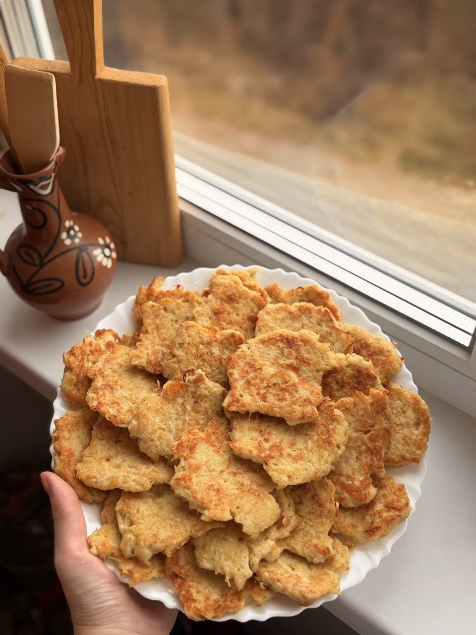 Картофельные драники с курицей и сыром без лука
