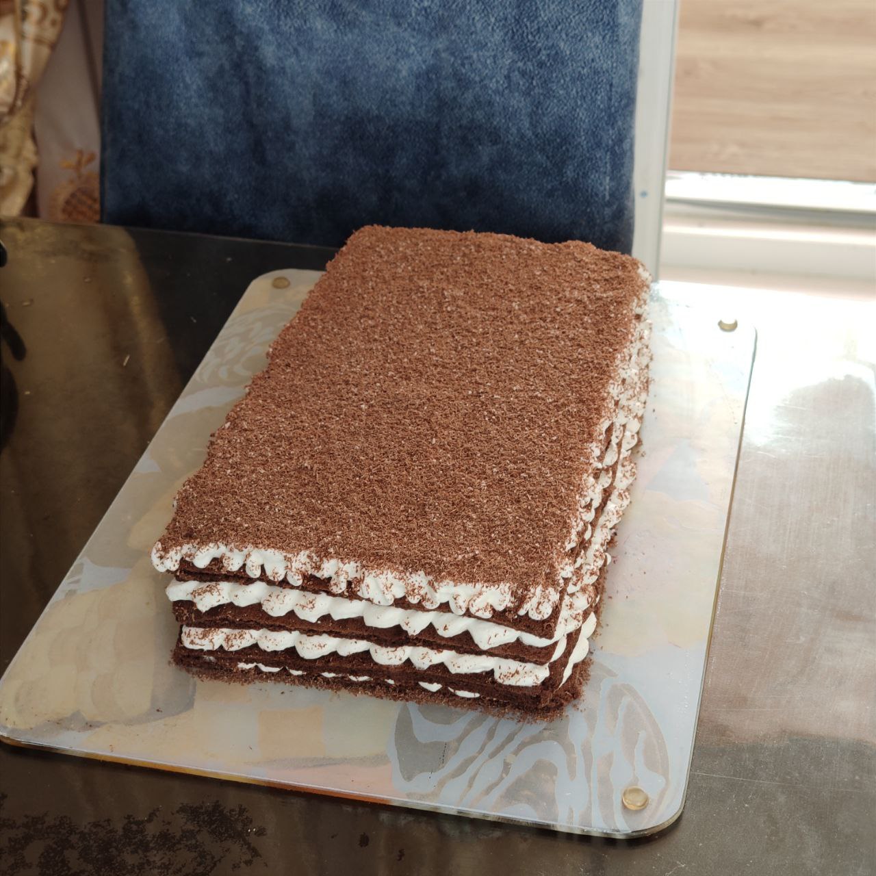 шоколадный торт со сливками и черничным конфи – 12 шаг