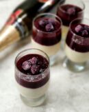 Заварной мусс из шампанского и сливок с ягодным кули на желатине - изображение поста