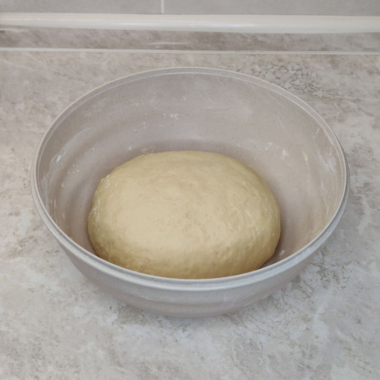 сдобное тесто для булочек холодной ферментации на воде и сливочном масле – 4 шаг