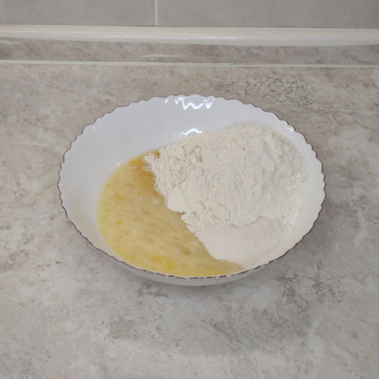 бисквитный брусничный пирог – 2 шаг