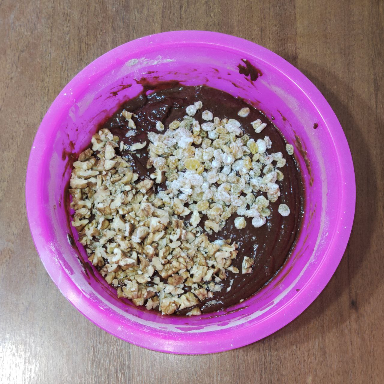постная медово-шоколадная коврижка с орехами и изюмом – 5 шаг