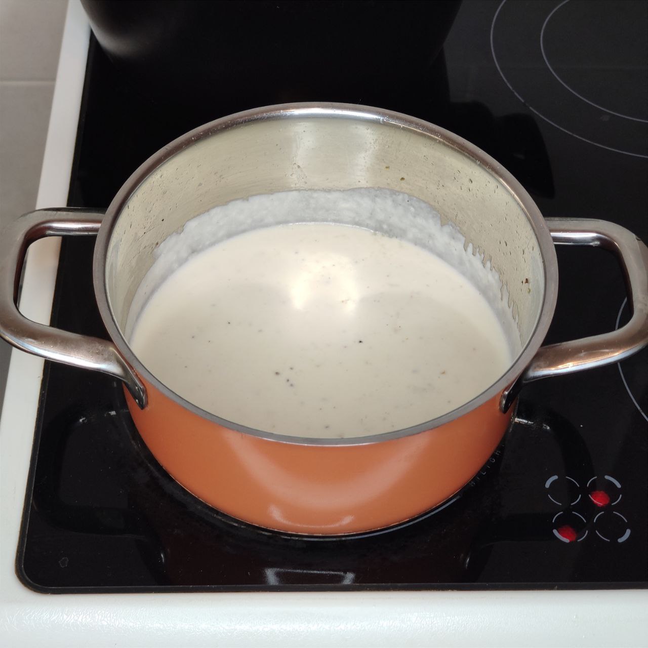 паста в сливочно-чесночном соусе с петрушкой – 4 шаг
