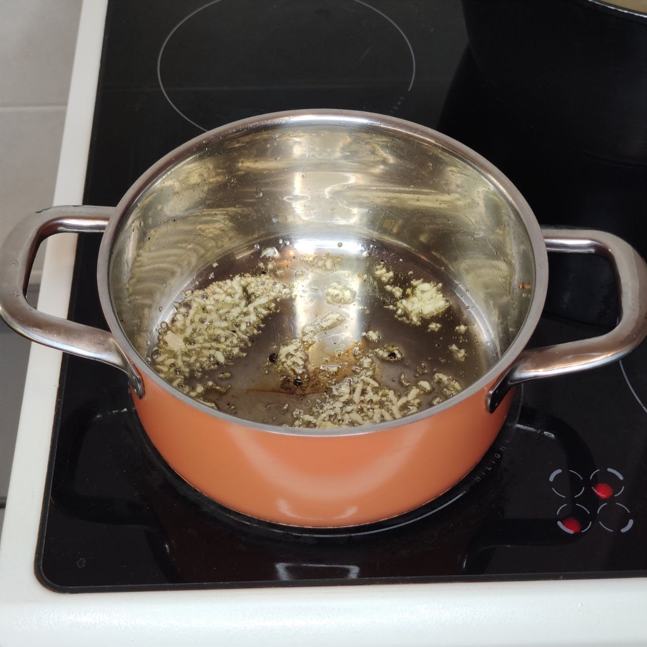паста в сливочно-чесночном соусе с петрушкой – 2 шаг
